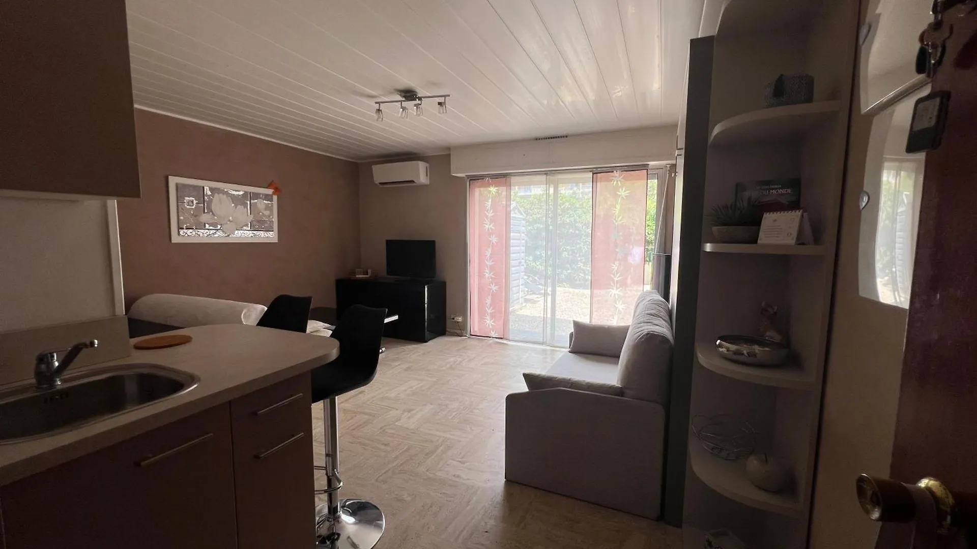 Studio Grand Jardin Minimum 7 Nuits Bandol Apartment